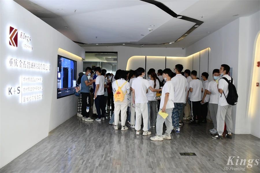 重庆大学材料学院79名师生到访重庆c7(中国)官网首页3D打印工厂